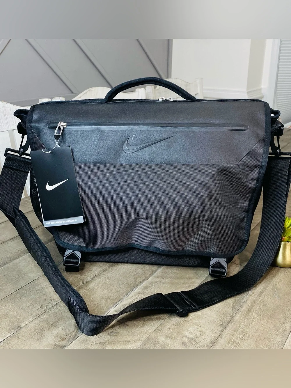 Nike Golf Departure Messenger Laptop Bag Black/Grey, Shoulder Crossbody Travel